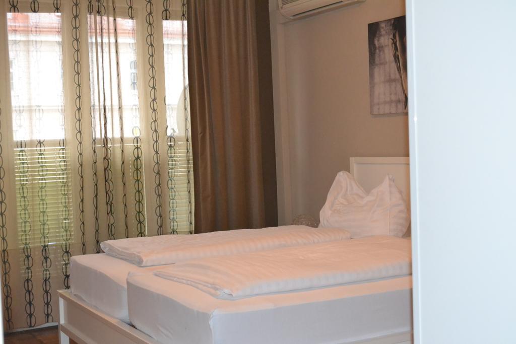 Goldfisch Apartment Hoher Markt Вена Номер фото