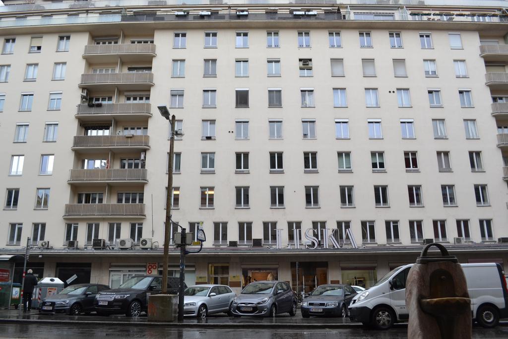 Goldfisch Apartment Hoher Markt Вена Номер фото